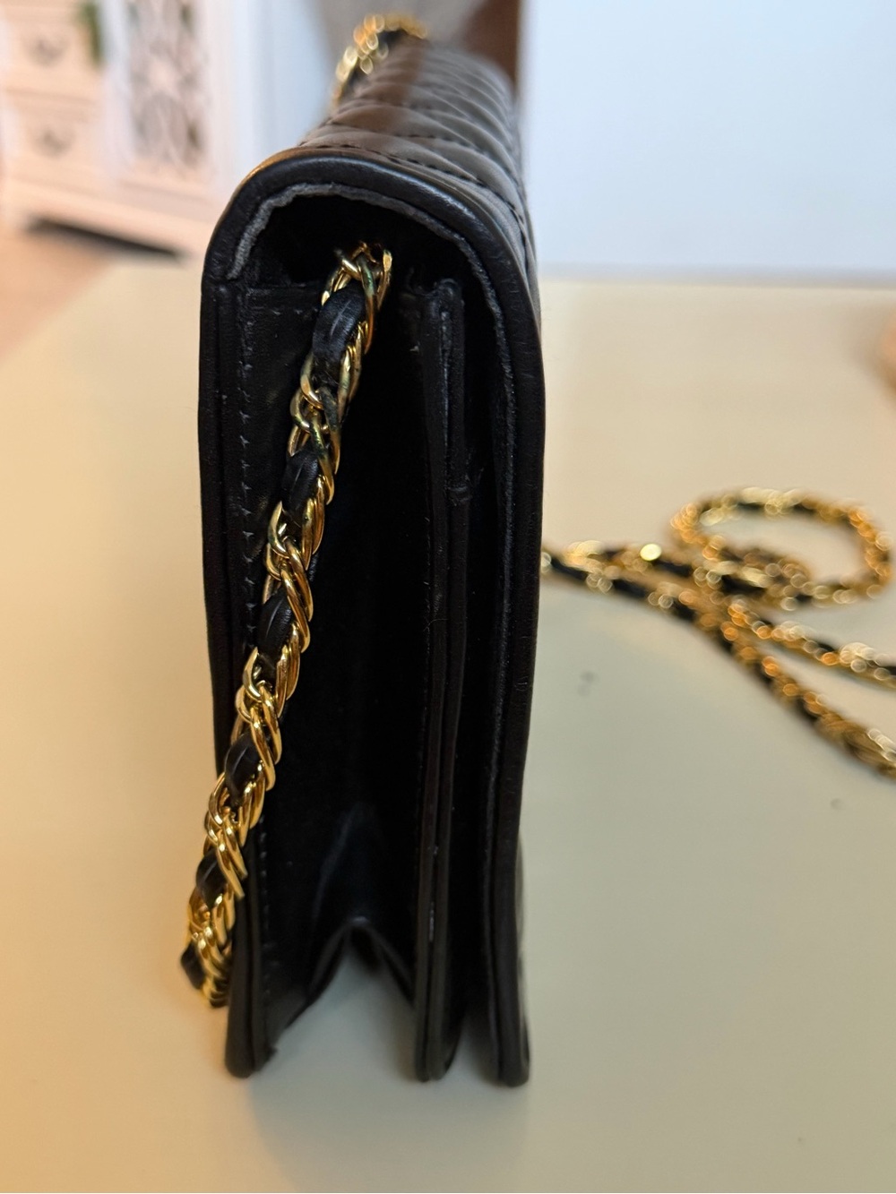 Vintage Quilted Black Chain Crossbody Bag - Picture 3 of 13